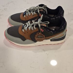 Nike Men's Gray and Brown Sneakers